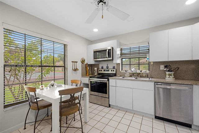 7506 SW 26th Ct 10, Davie, FL 33314