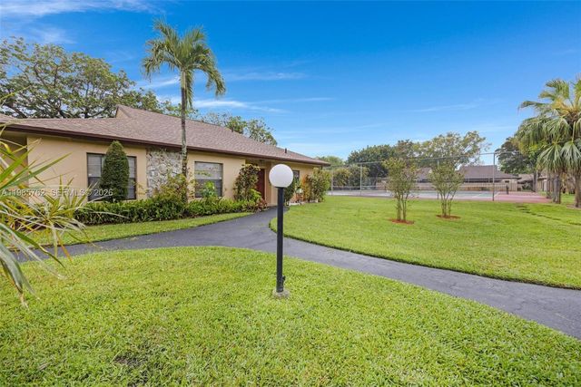 7506 SW 26th Ct 10, Davie, FL 33314