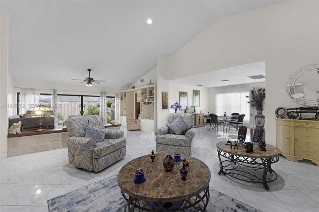 7506 SW 26th Ct 10, Davie, FL 33314