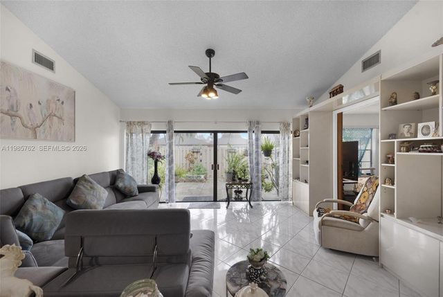 7506 SW 26th Ct 10, Davie, FL 33314