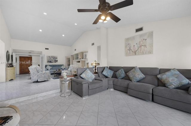 7506 SW 26th Ct 10, Davie, FL 33314