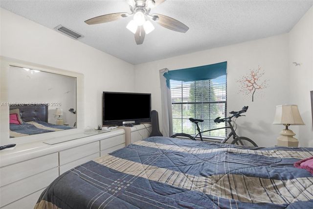 7506 SW 26th Ct 10, Davie, FL 33314