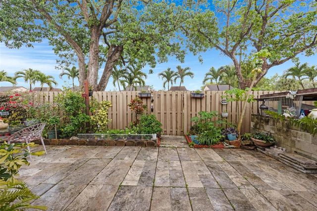 7506 SW 26th Ct 10, Davie, FL 33314