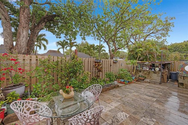 7506 SW 26th Ct 10, Davie, FL 33314