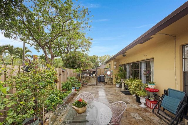 7506 SW 26th Ct 10, Davie, FL 33314