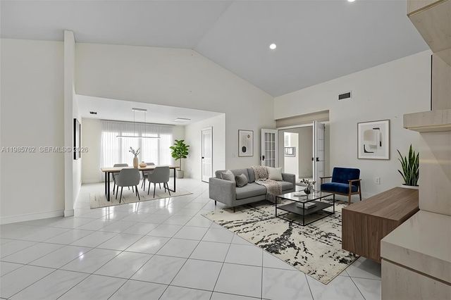 7506 SW 26th Ct 10, Davie, FL 33314