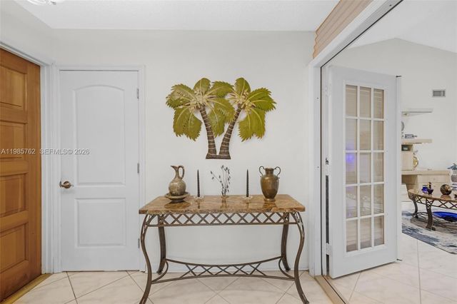 7506 SW 26th Ct 10, Davie, FL 33314