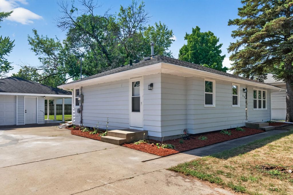 2940 115th Avenue NW, Coon Rapids, MN 55433 — exterior