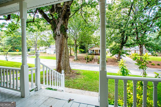 527 College Street, Carrollton, GA 30117