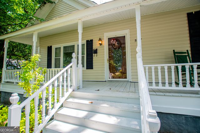 527 College Street, Carrollton, GA 30117