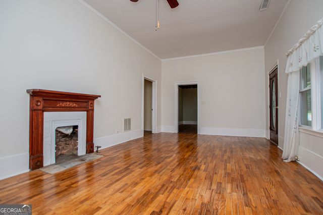 527 College Street, Carrollton, GA 30117