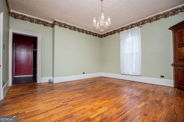 527 College Street, Carrollton, GA 30117