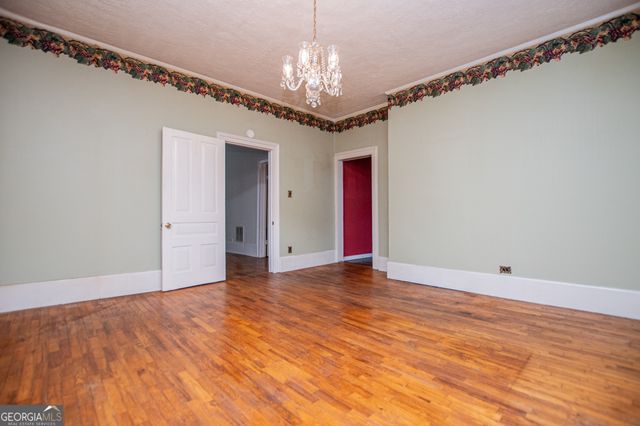 527 College Street, Carrollton, GA 30117