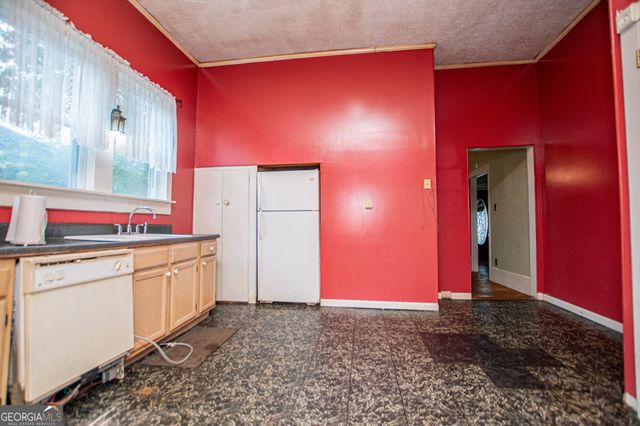527 College Street, Carrollton, GA 30117