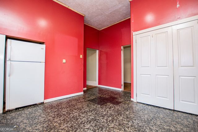 527 College Street, Carrollton, GA 30117