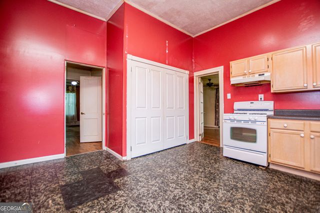 527 College Street, Carrollton, GA 30117