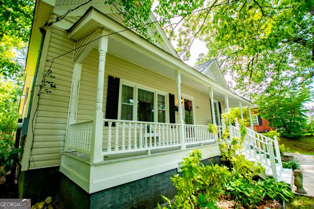 527 College Street, Carrollton, GA 30117