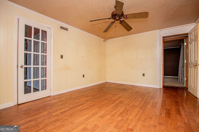 527 College Street, Carrollton, GA 30117