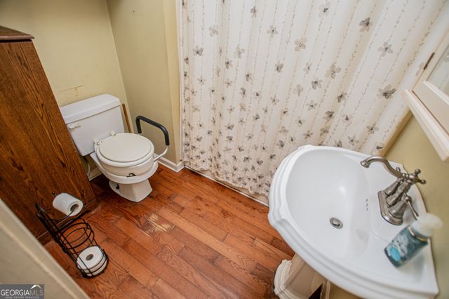 527 College Street, Carrollton, GA 30117