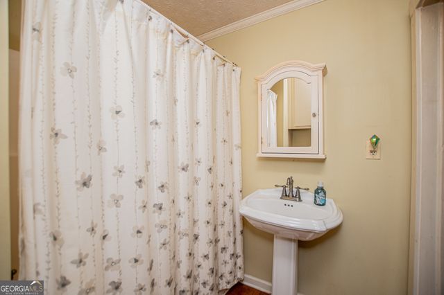 527 College Street, Carrollton, GA 30117