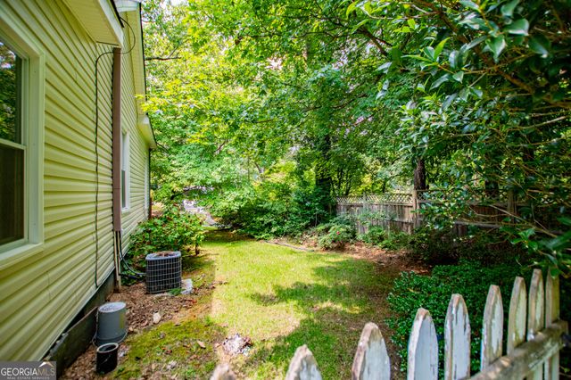 527 College Street, Carrollton, GA 30117
