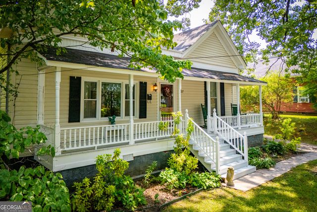 527 College Street, Carrollton, GA 30117