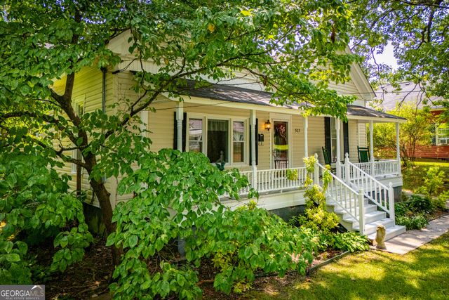 527 College Street, Carrollton, GA 30117
