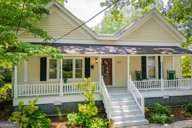 527 College Street, Carrollton, GA 30117
