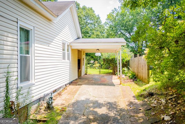 527 College Street, Carrollton, GA 30117