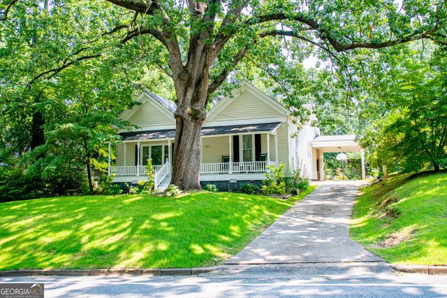527 College Street, Carrollton, GA 30117