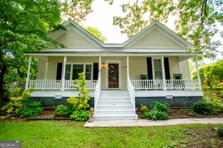 527 College Street, Carrollton, GA 30117