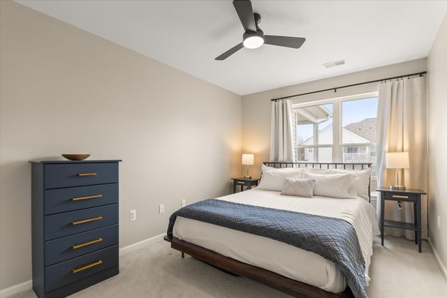 709 Fieldstone Circle W, Chelsea, MI 48118