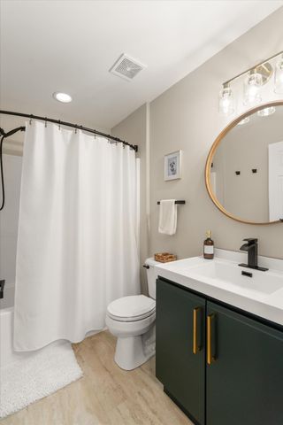 709 Fieldstone Circle W, Chelsea, MI 48118