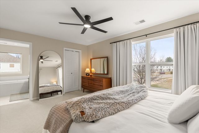 709 Fieldstone Circle W, Chelsea, MI 48118