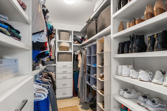 709 Fieldstone Circle W, Chelsea, MI 48118