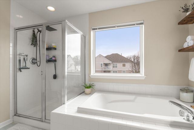 709 Fieldstone Circle W, Chelsea, MI 48118