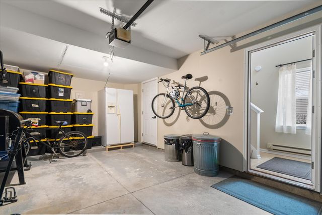 709 Fieldstone Circle W, Chelsea, MI 48118