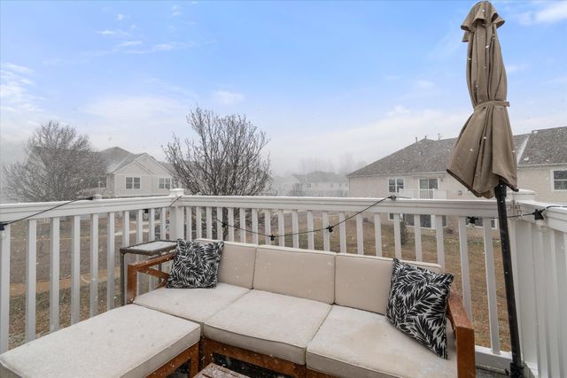 709 Fieldstone Circle W, Chelsea, MI 48118