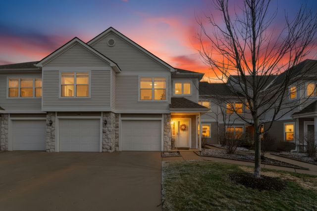 709 Fieldstone Circle W, Chelsea, MI 48118