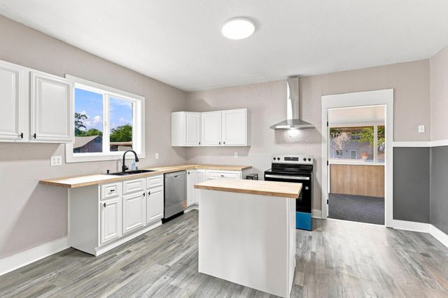 2427 N Standard St, Spokane, WA 99207