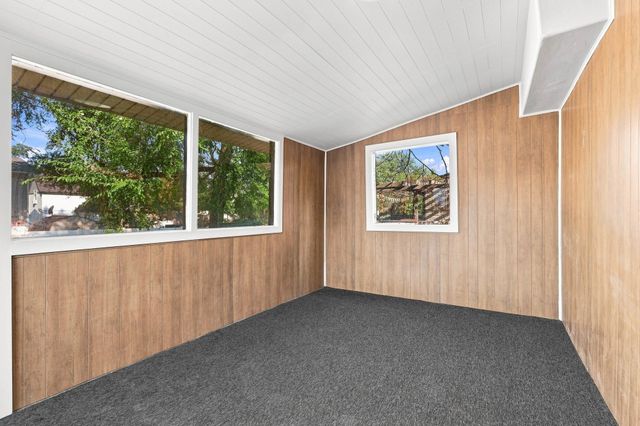 2427 N Standard St, Spokane, WA 99207