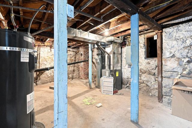 2427 N Standard St, Spokane, WA 99207
