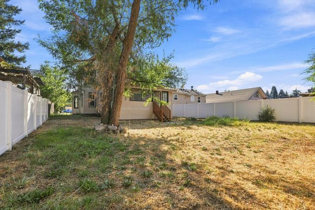 2427 N Standard St, Spokane, WA 99207