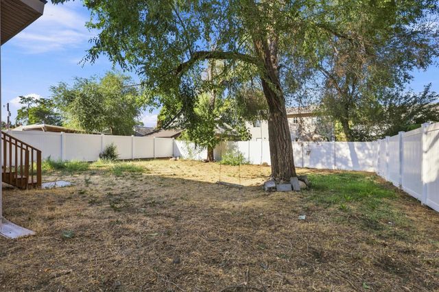 2427 N Standard St, Spokane, WA 99207