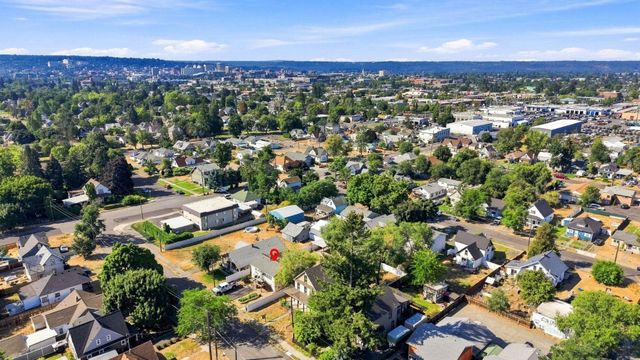 2427 N Standard St, Spokane, WA 99207