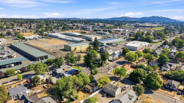 2427 N Standard St, Spokane, WA 99207