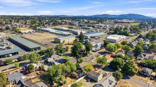 2427 N Standard St, Spokane, WA 99207