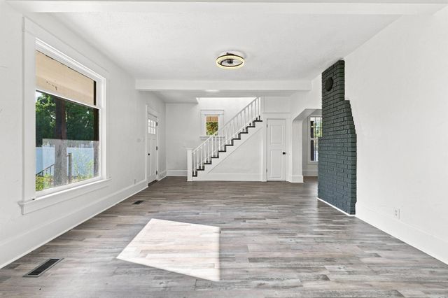 2427 N Standard St, Spokane, WA 99207