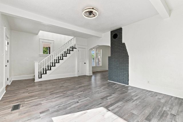 2427 N Standard St, Spokane, WA 99207