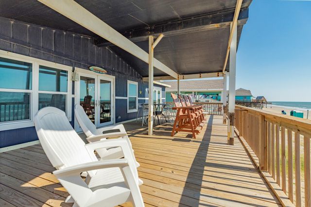 210 Beach Drive, Surfside Beach, TX 77541